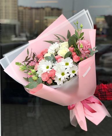Букет цветов из: Розы, Лизиантусы и Хризантемы в Луховицах